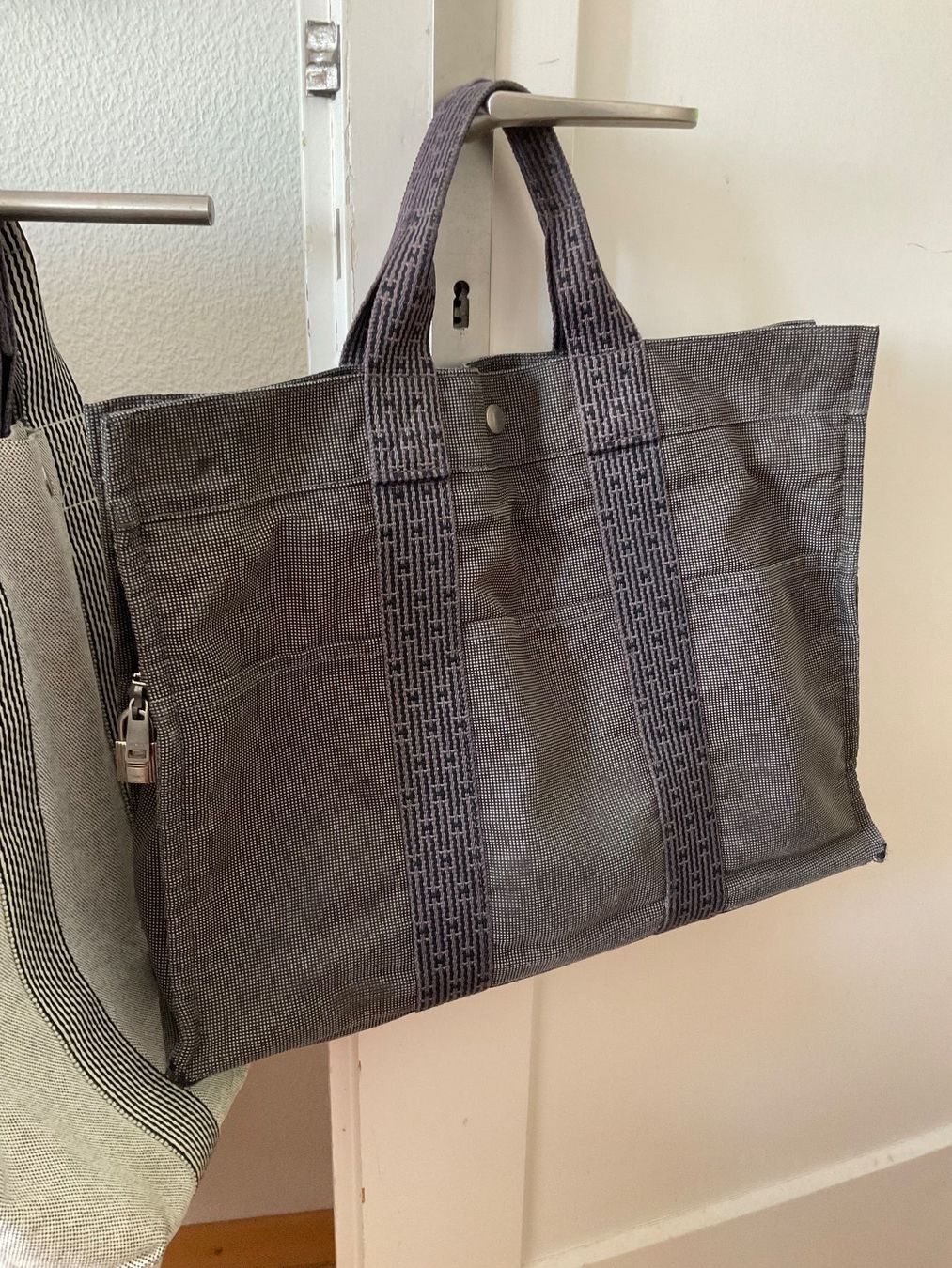 Zaini: Hermès Backpack, Grey Fabric,! FREE 2 tote Bag – Usato da St. Gallen venduto da accessoriella 8