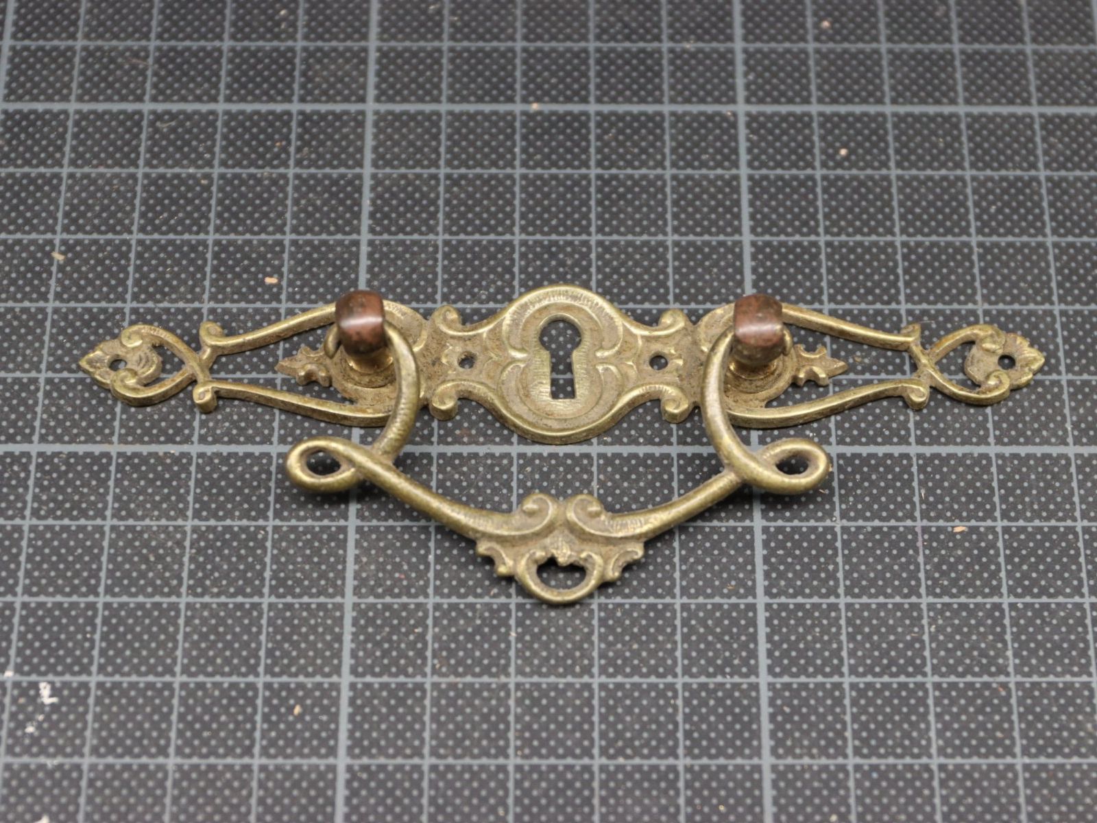 Ferramenta: Wunderschöner Jugendstil Fallgriff / Kommodengriff – Usato da Emmetten venduto da Super008