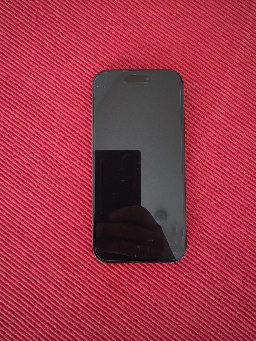 Apple Telefoni cellulari / Smartphones: iPhone 15 pro 256Gb avec apple watch 4 – Nuovo (secondo la descrizione) da Moutier venduto da Rossiforever 1
