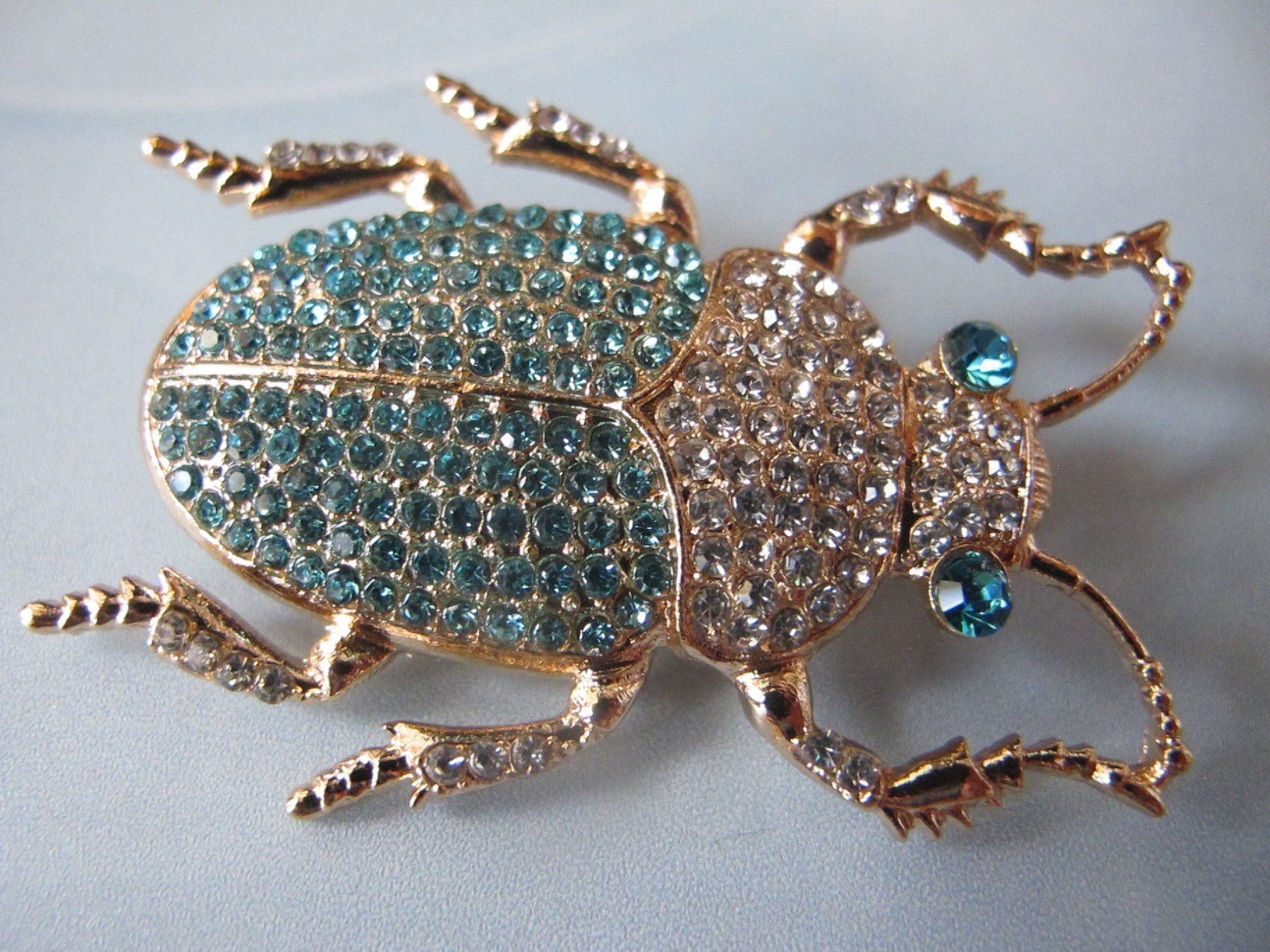 Broches & Aiguilles: Wunderschöne  Brosche Käfer mit Strass-Steinen! – Neuf (Voir description) à zuchwil par mexpim
