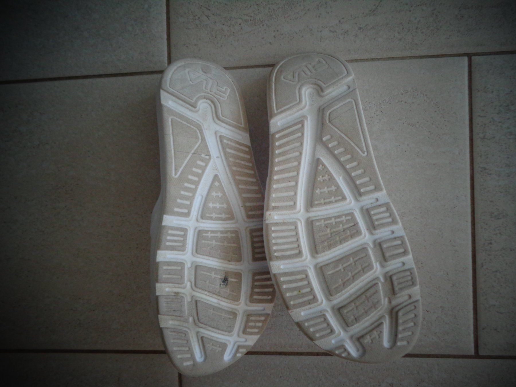 Fila Herrenschuhe: FILA FLIP-FLOPS GR.39/40 – Gebraucht aus Rotkreuz von Samballi 1