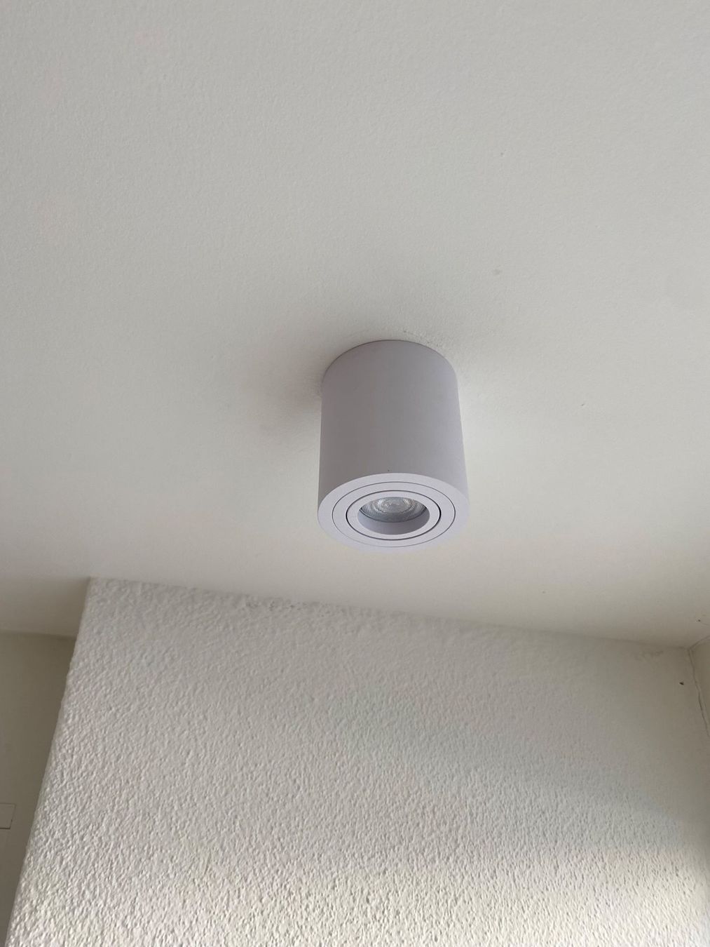 Lustres & lampes de plafonds: Spot / Aufbaustrahler weiss – D'occasion à Balzers par Gigga7 2