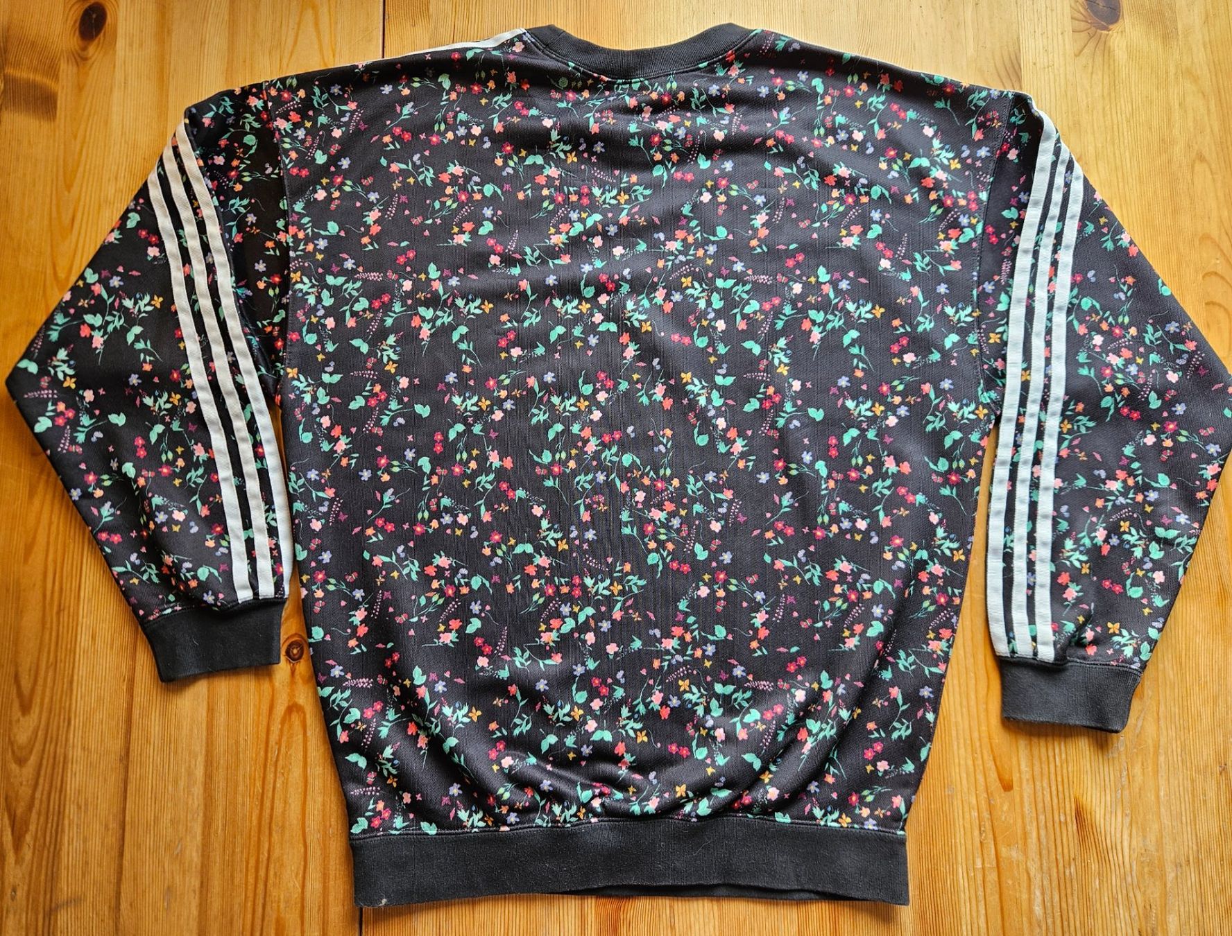 Adidas Maglioni & Felpe: Pullover adidas Blumen Grösse S retro – Usato da Hägglingen venduto da United-Village-Trade 4
