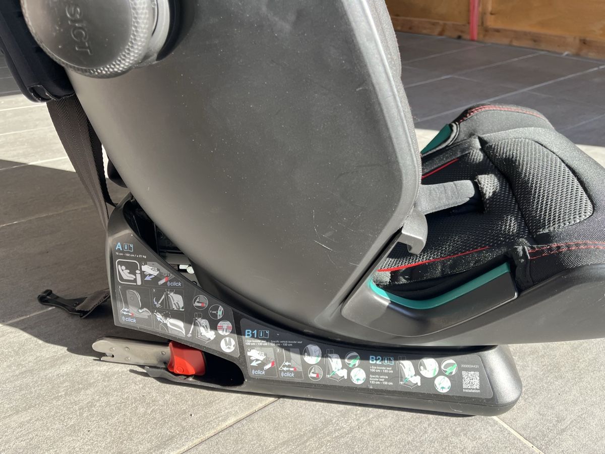 Britax Römer Seggiolini per auto: Siège enfant britax römer Advansafix i-Size – Usato da Yverdon-les-Bains venduto da Fdurussel 2