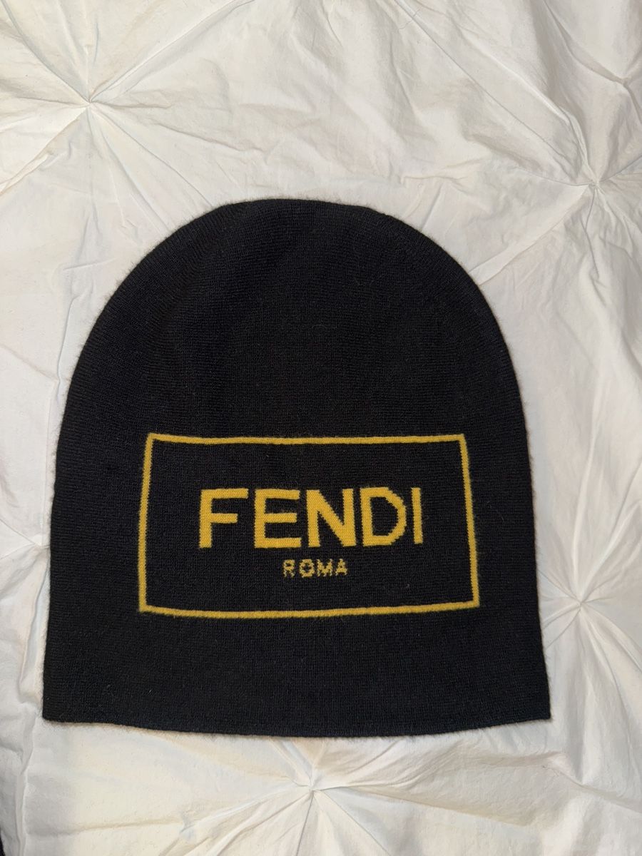 Fendi Foulards, Tücher & Schals: FENDI Set Schal und Mütze – Gebraucht aus Chur von tince07 2