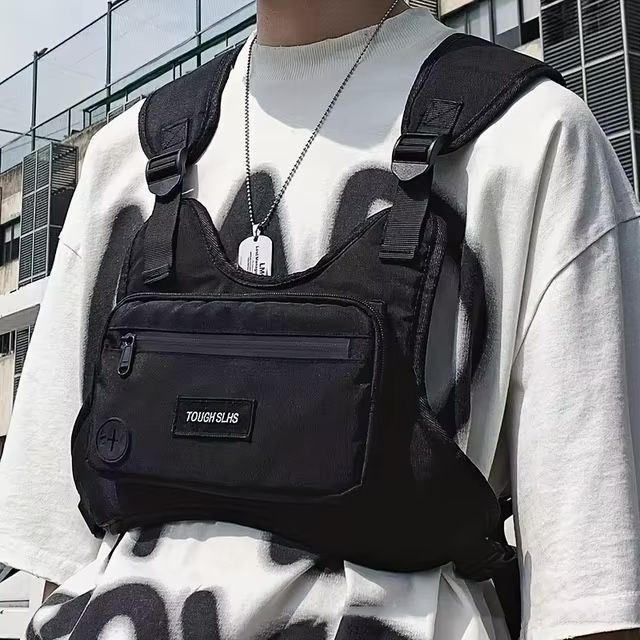 Borse: Sac de poitrine – Nuovo (secondo la descrizione) da La Chaux-de-Fonds venduto da DANIELA19961996