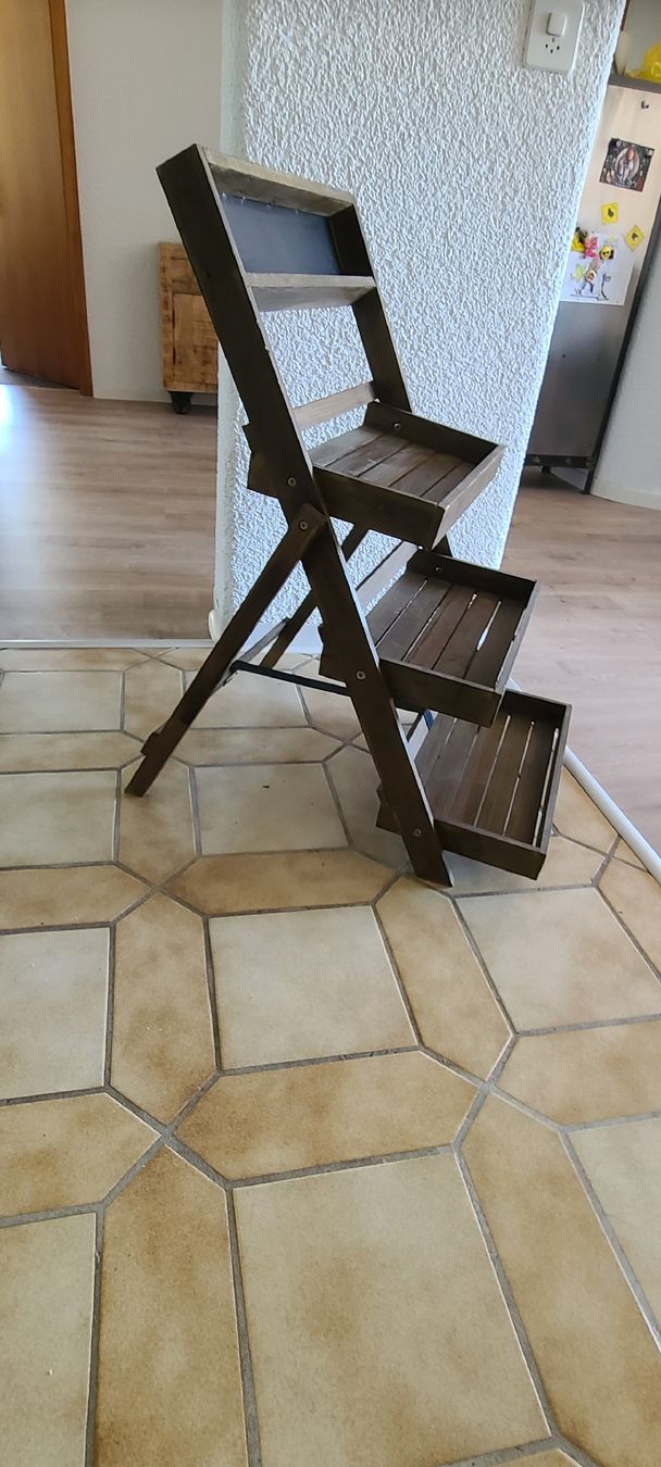 Tutte le decorazioni: Pflanzentreppe aus Holz – Usato da Orvin venduto da Puenktchen01 1