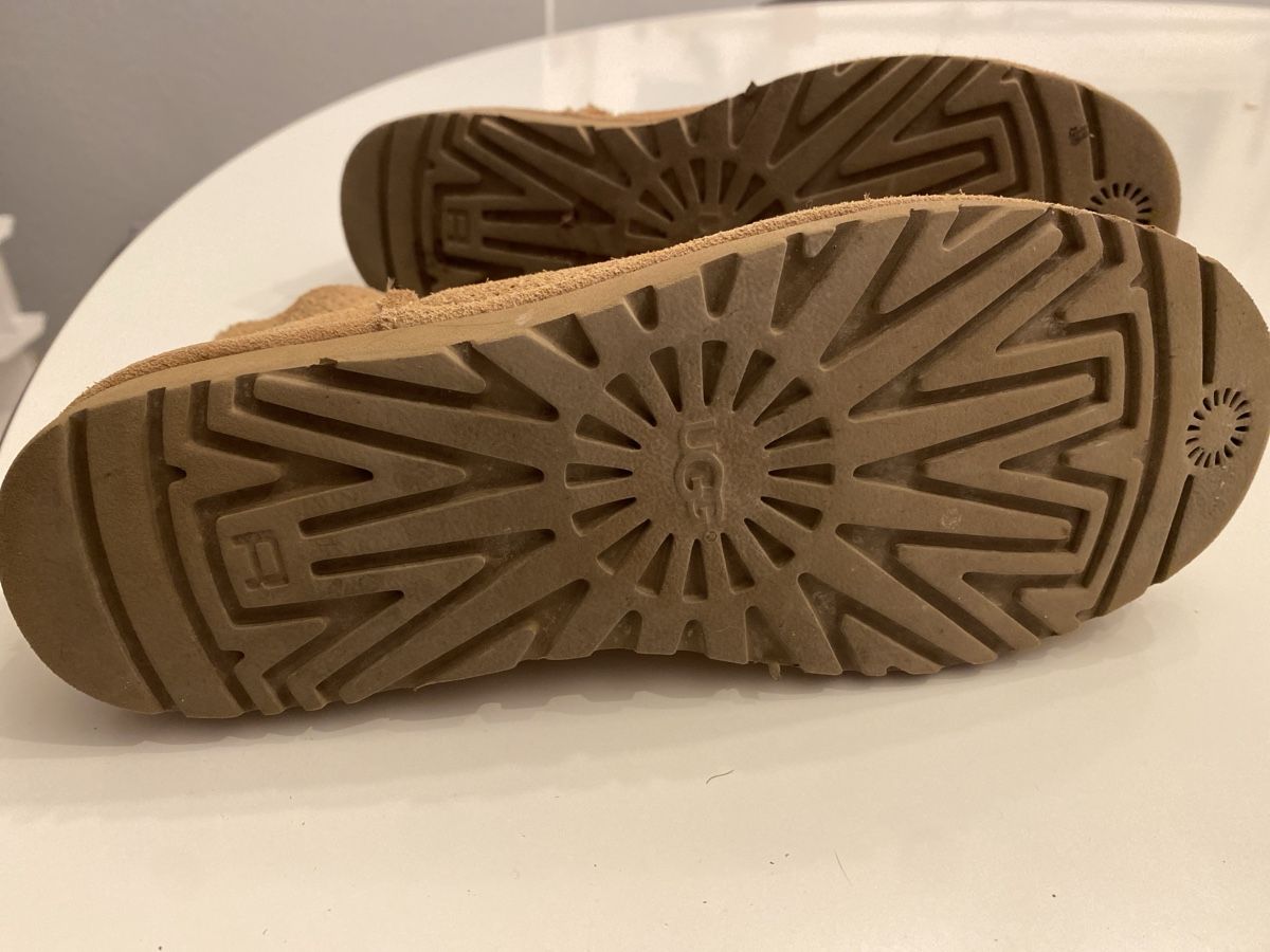 Ugg Scarpe da uomo: Bottes UGG Australia, Taille 39, couleur beige full leather – Nuovo (secondo la descrizione) da Vevey venduto da sasa2008 2