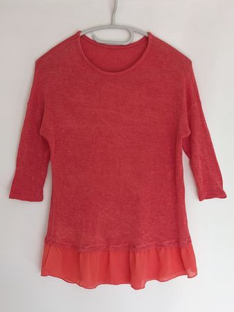 Feiner korallenfarbener Pullover mit Chiffonrüsche Gr.M