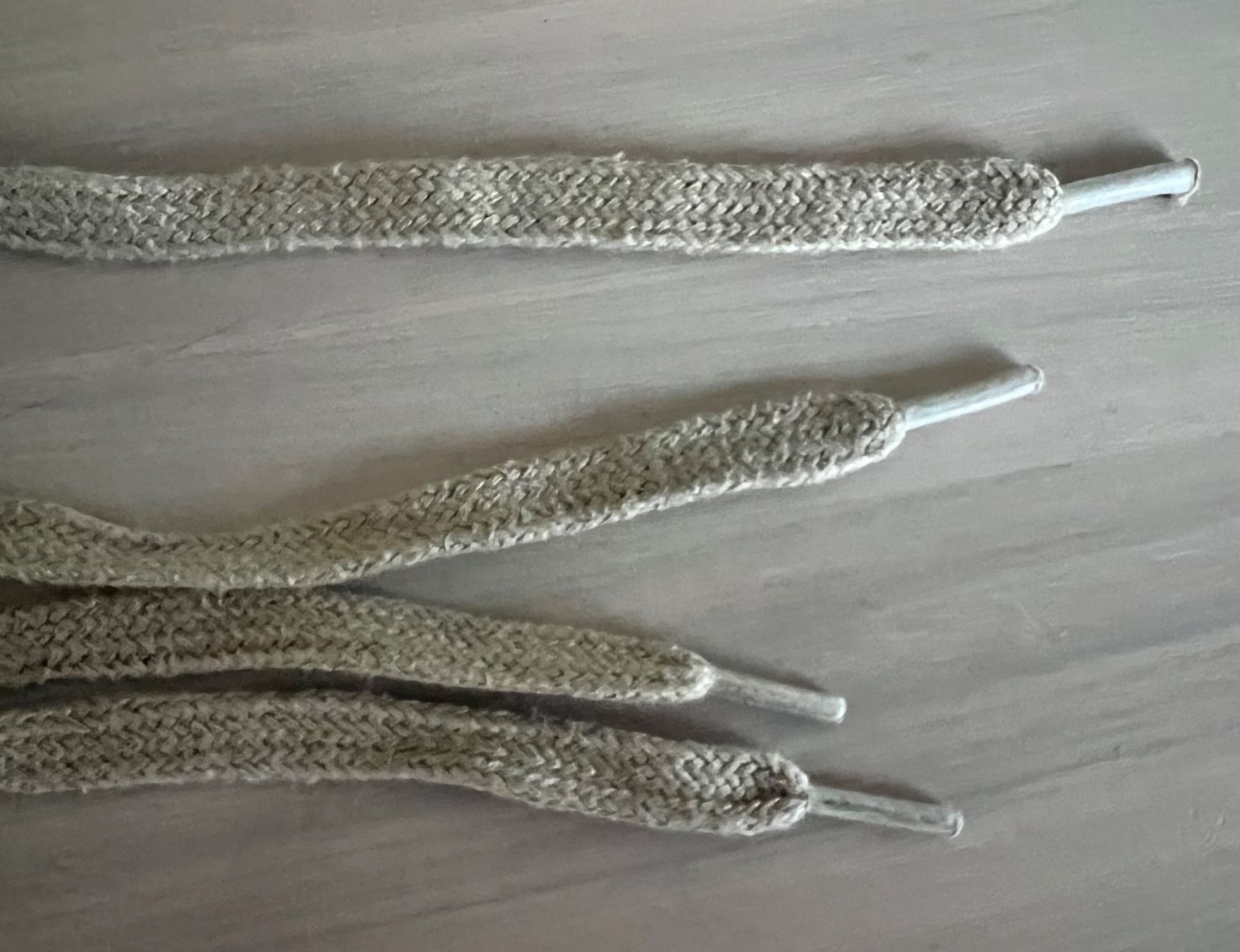 Altro in  Abbigliamento & Accessori: Schnürsenkel beige grau – Usato da Endingen venduto da chocosweet 1