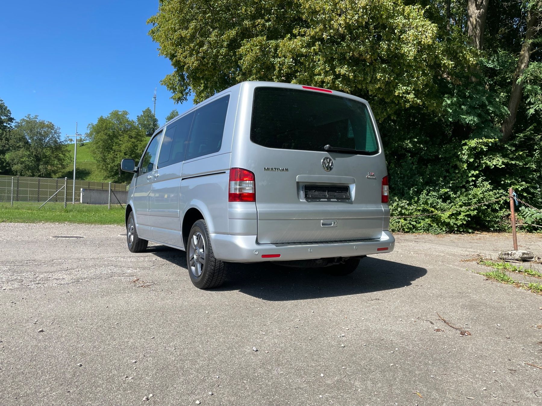 VW Automobili: VW T5 4Motion Multivan Highline 2,5 lt TDI – Usato da Nürensdorf venduto da GR5050 3