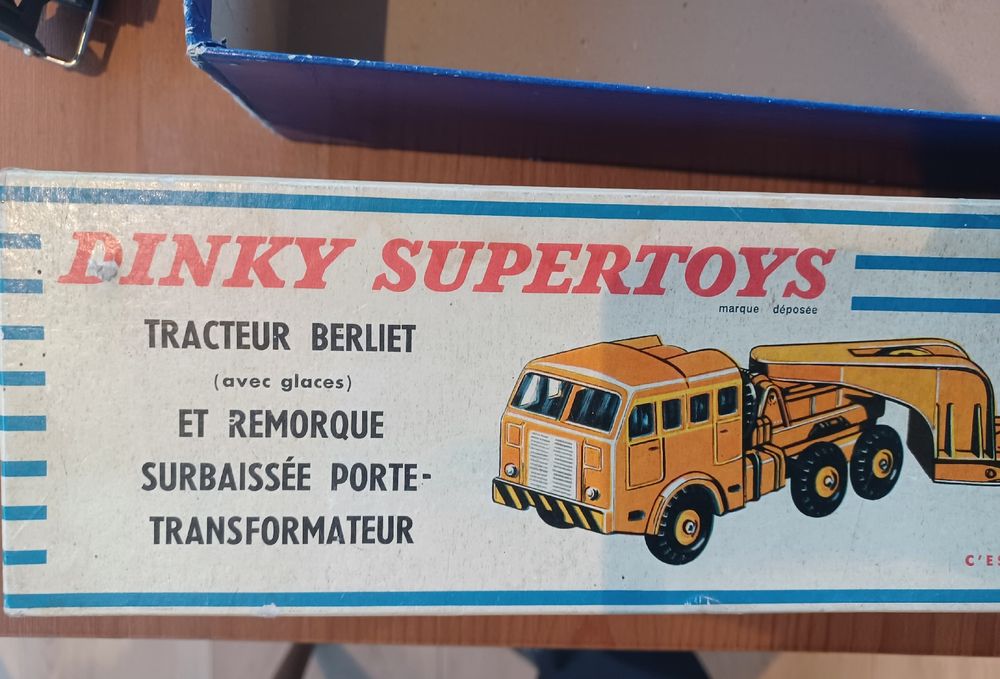 DINKY ATLAS 1/43 Berliet AVEC CAMION PLATEAU CONTAINER