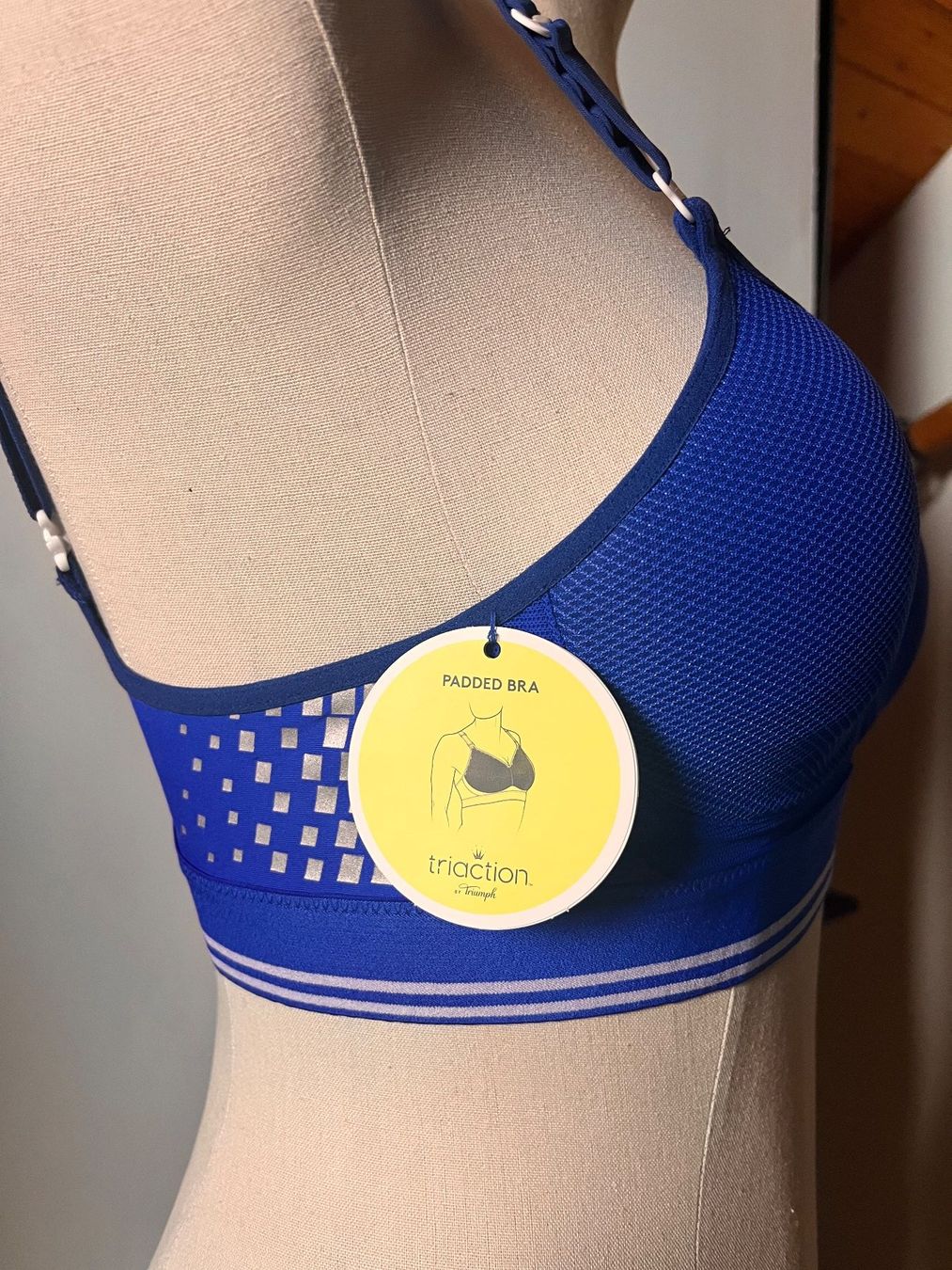 Triumph Altra biancheria intima: TRIUMPH, Sport-BH, Triaction DYNAMIC LITE, Grösse 70B, Blau – Nuovo e nell'imballaggio originale da Rudolfstetten venduto da gst_g7xl 1