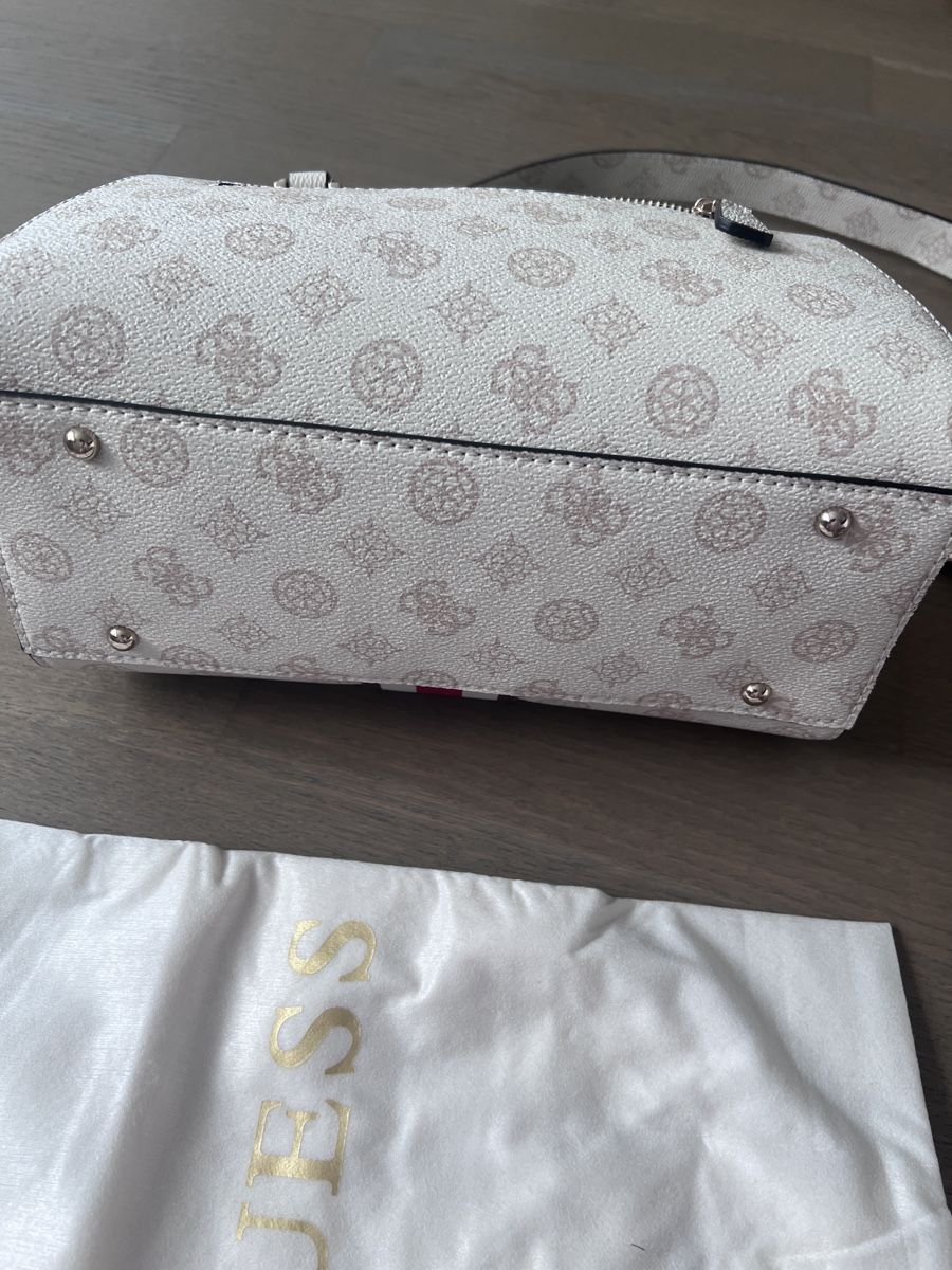 Guess Borse da donna: Guess Tasche neu – Nuovo (secondo la descrizione) da Root venduto da Fashionhomeandmore 5