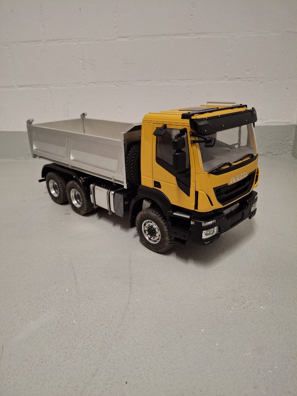 Iveco Modellini d'auto: Rc Lastwagen Iveco – Usato da Winterthur venduto da mue_wi 1