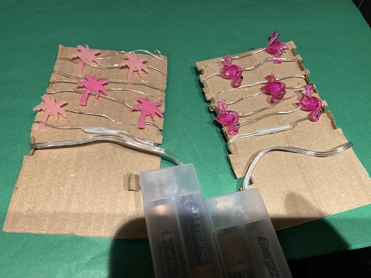 Ghirlande e barre luminose: Summer Fun: 2 Sets of Flamingo & Palm Tree String Lights! – Nuovo e nell'imballaggio originale da Buttikon SZ venduto da Maxwelltime