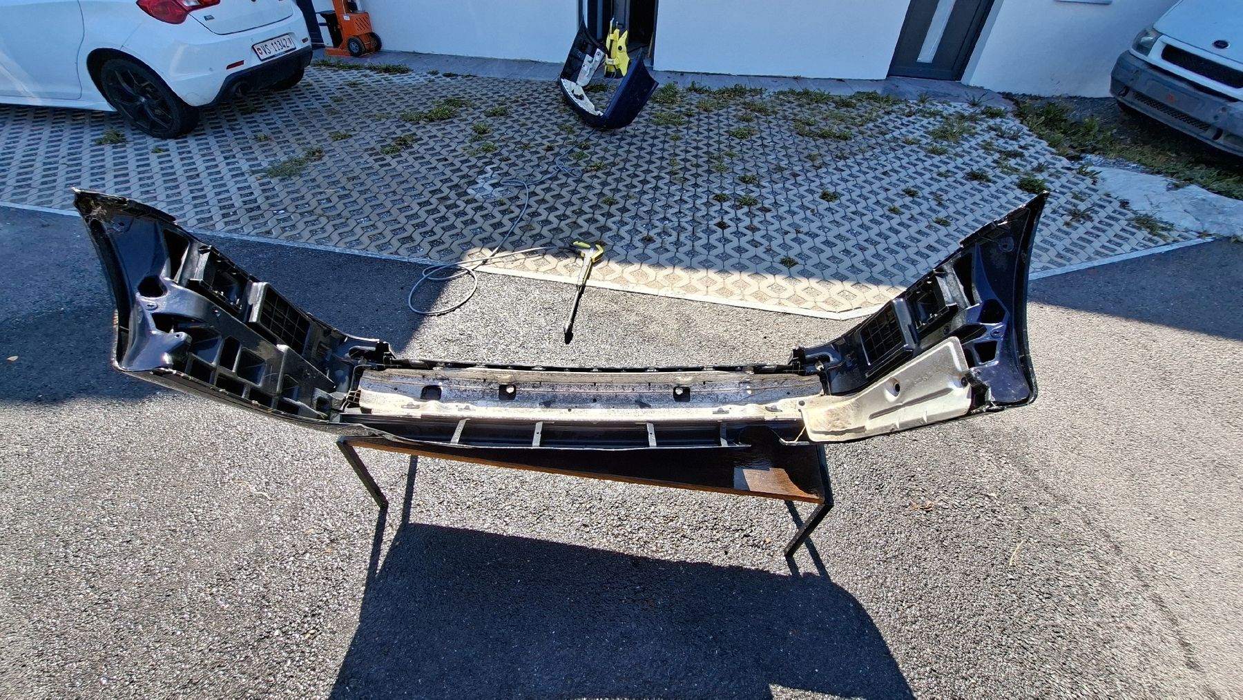 BMW Tutti pezzi di ricambio auto: Pare choc arriere bmw E39 – Usato da Vérossaz venduto da Thibault1234 7