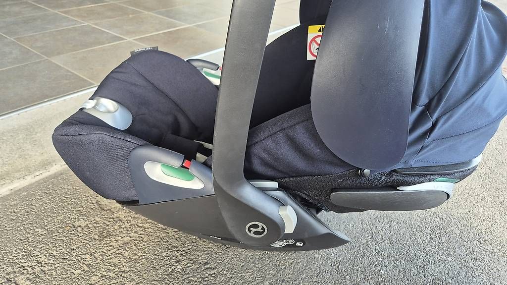 Seggiolini per auto: Cybex Platinum Cloud Z2 i-Size Plus / unfallfrei/ ohne Base – Usato da Immensee venduto da ser_8529