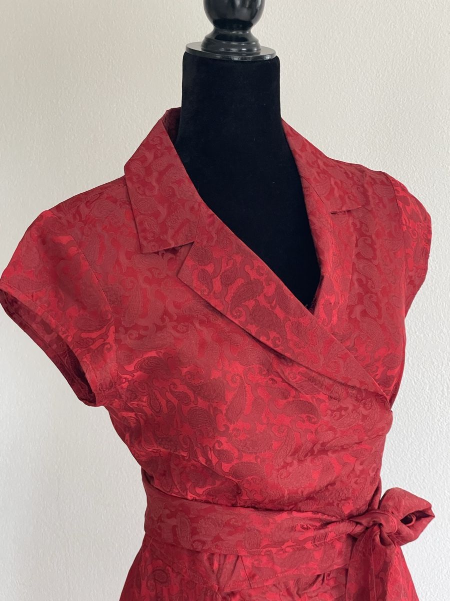 Vestiti: Robed Dress Ideale Red Size M   – Usato da Richterswil venduto da Prangins9 5