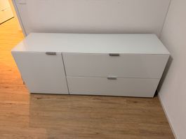 Sideboard weiss mit Glasplatte in gutem Zustand / TV Möbel