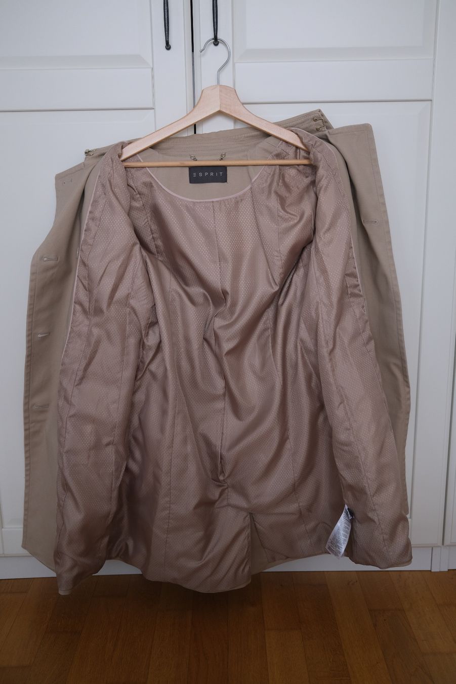 Esprit Cappotti: Trenchcoat - Esprit – Usato da Zürich venduto da val_5h5g 2