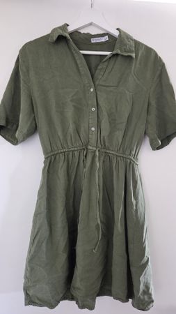 Stradivarius Sommerkleid Khaki Gr M, Leinen Mix,