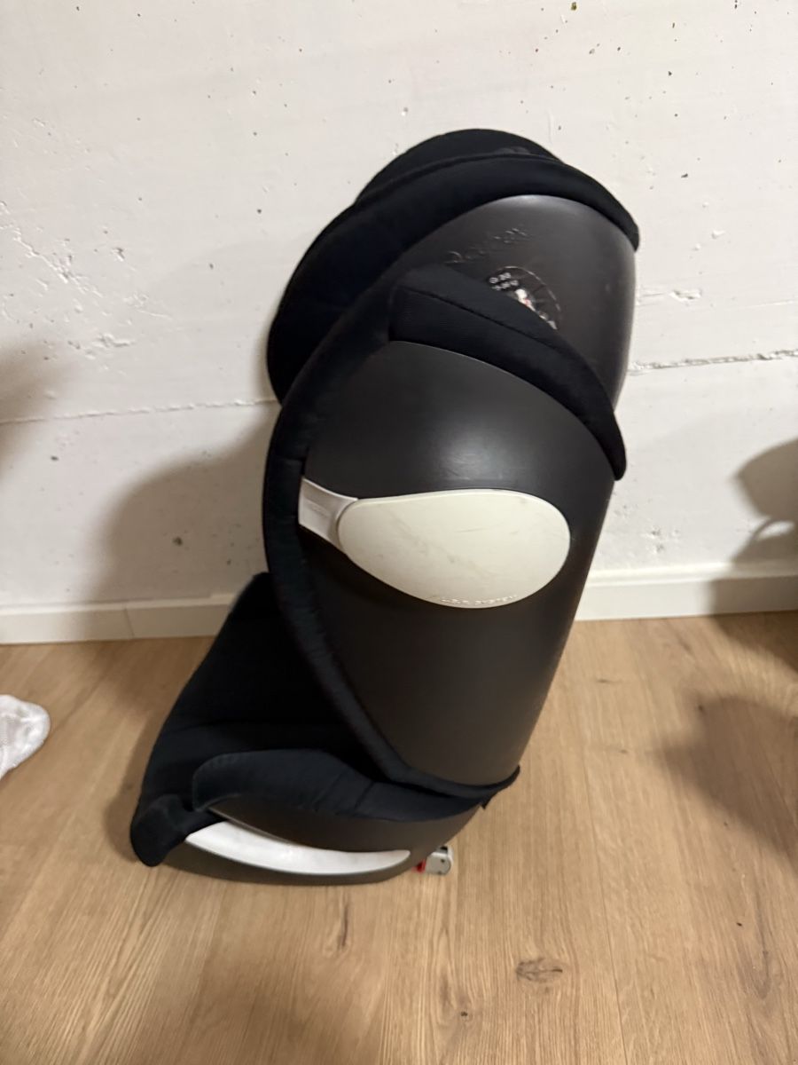 Cybex Seggiolini per auto: Kindersitz Cybex Solution M-fix 15-36kg gebraucht – Usato da Stallikon venduto da gizspee 1
