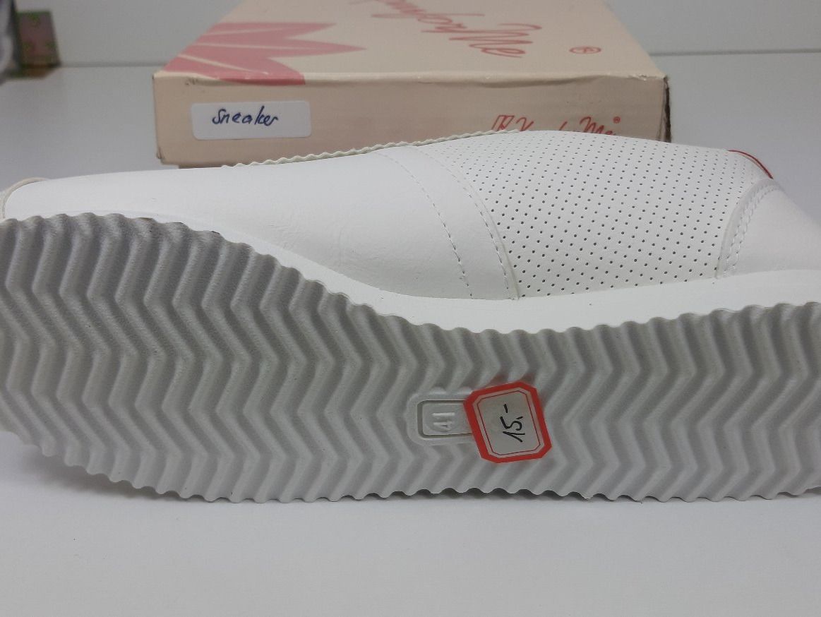 Scarpe da uomo: KomforMe white soft Sneaker rot Gr. 41 Lagerräumung – Nuovo e nell'imballaggio originale da Seuzach venduto da VT-Collections3 4