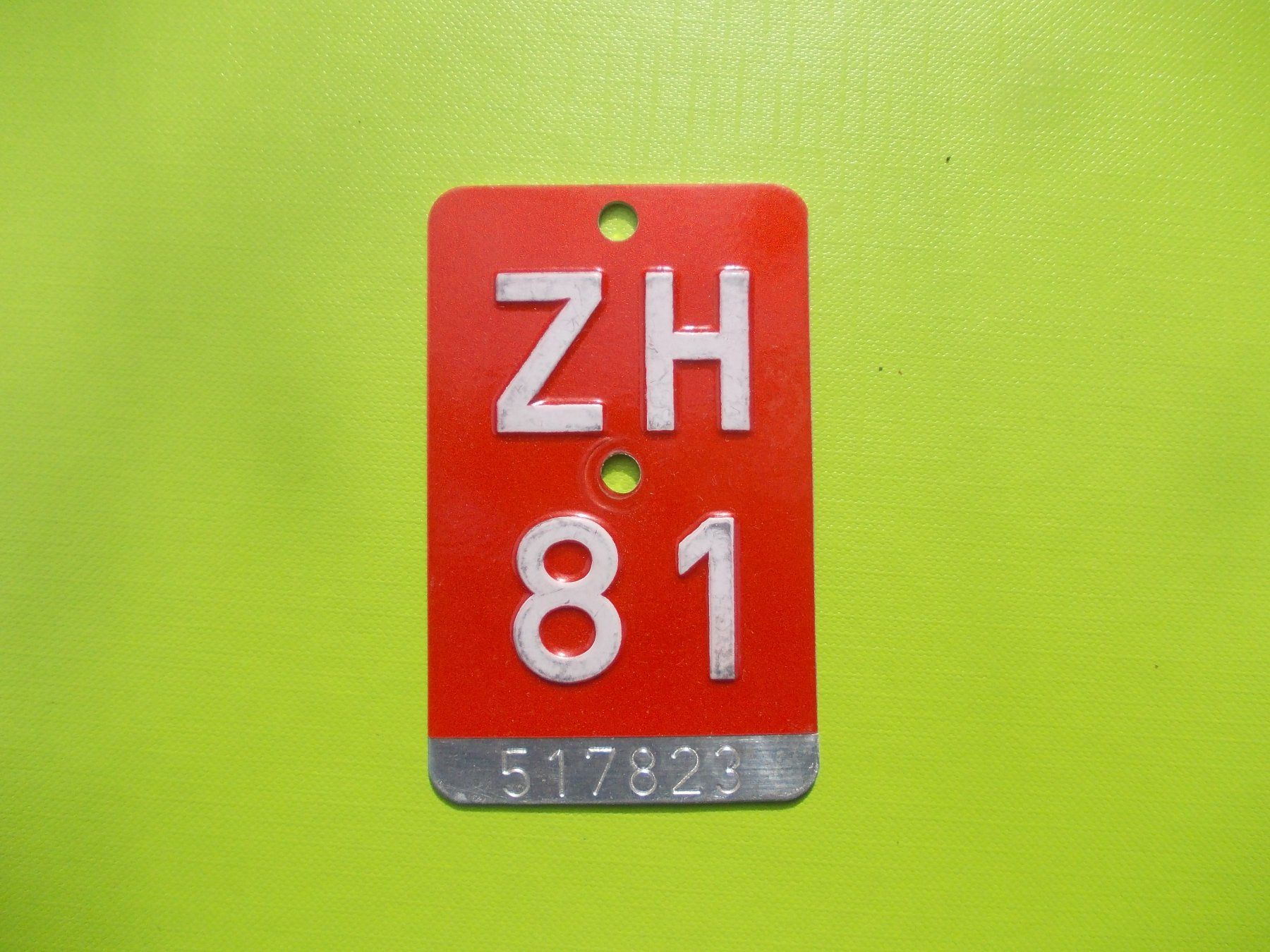 Insegne: Velonummer / Fahrradnummer ZH 81 – Usato da Gsteigwiler venduto da HORMIGA21