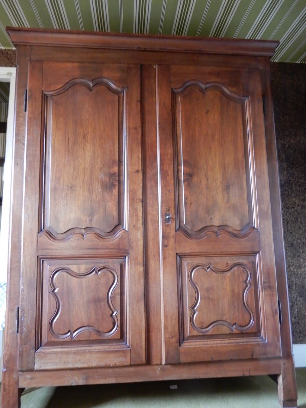 Armoires: Armoire – D'occasion à PLAN-LES-OUATES par DUMONTBE