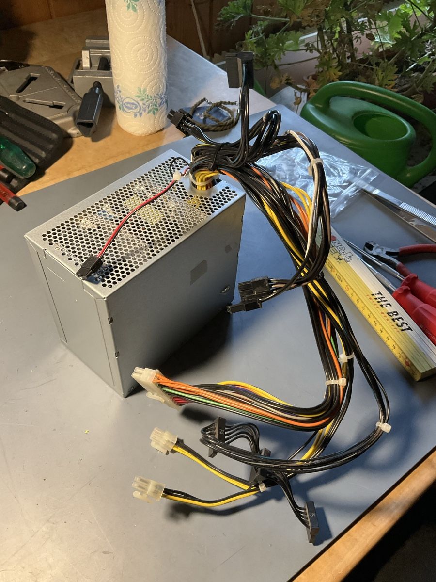 Hewlett Packard Componenti elettronici: PC ATX Netzteil 500W – Usato da Liebefeld venduto da Gnews 1