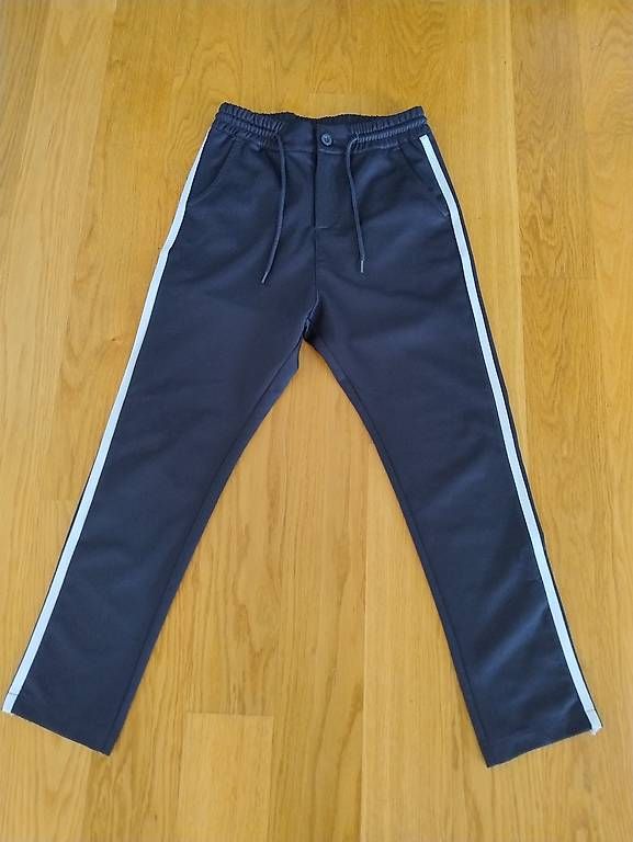 Pantaloni: Kinderhose/Trainigshose in Gr.140 – Usato da Zürich venduto da svi_dkg2