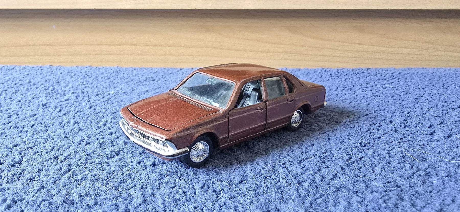 BMW Modellini d'auto: BMW 733I – Nuovo (secondo la descrizione) da Merligen venduto da SwissMini27