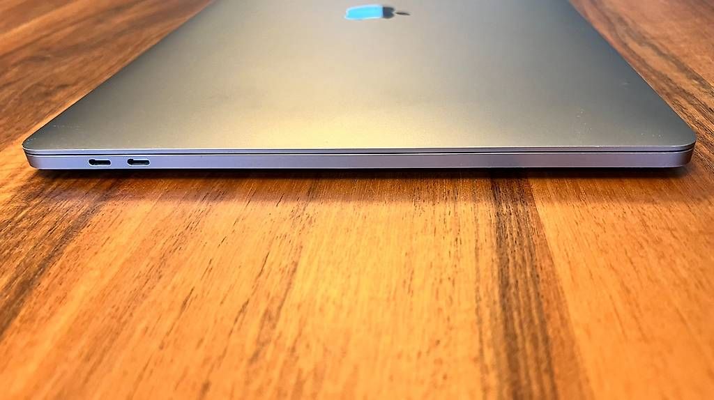 Notebook: MacBook Pro 15" (2018) 16GB RAM – Usato da Zürich venduto da phi_9hc8 3