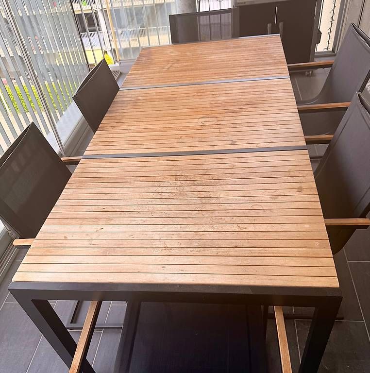 Tischset: Grosser Gartentisch inkl. Stühle – Gebraucht aus Buchs ZH von tat_x579