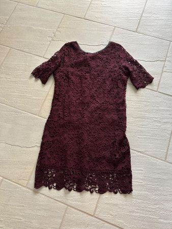 Elegantes Spitzenkleid