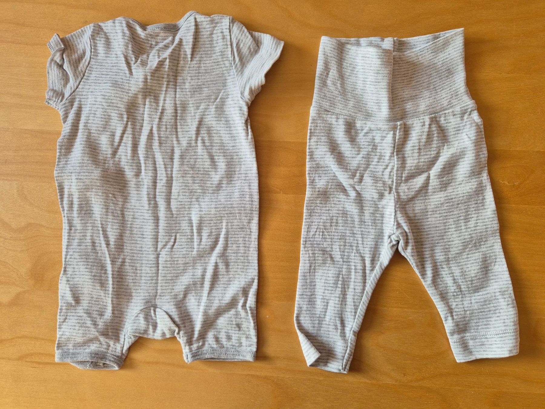H&M Lotti & Set di vestiti: H&M Baby Set, Grösse 56, gestreift – Usato da Reinach AG venduto da scud-werfer17 1