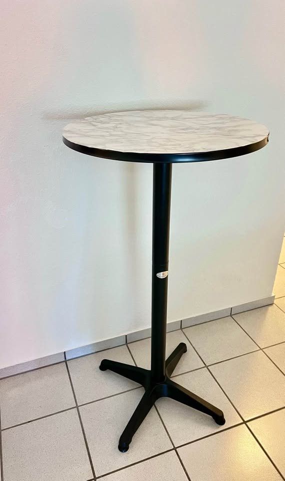 Tables: Bartisch 70 cm und 115 cm – D'occasion à Solothurn par sl_27 1