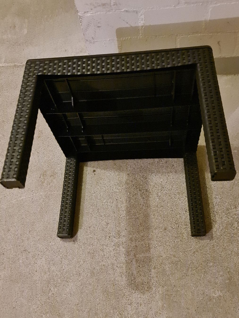 Tables: Balkon-/Gartentisch schwarz – D'occasion à Thun par erh_fs86 2