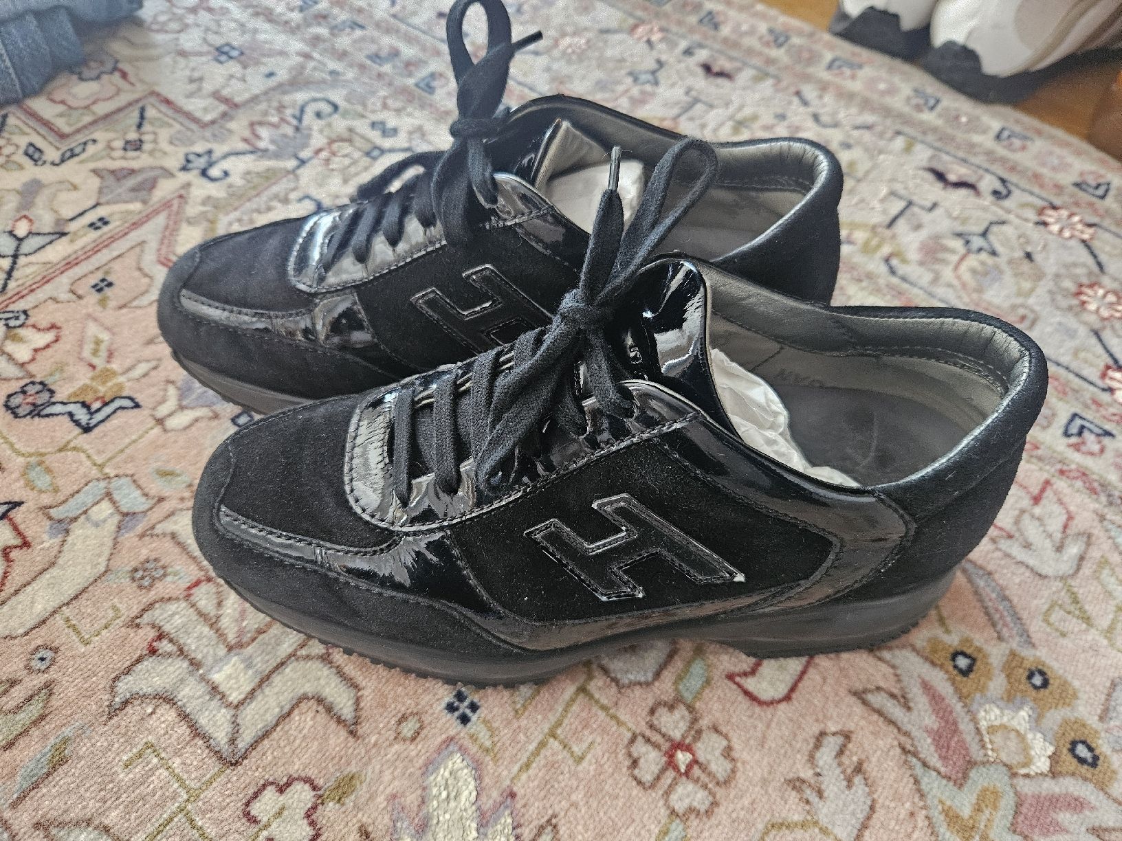 Hogan Scarpe da donna: Hogan baskets noir. Taille 36 mais taille comme un 37 – Usato da Genève venduto da Cachistar