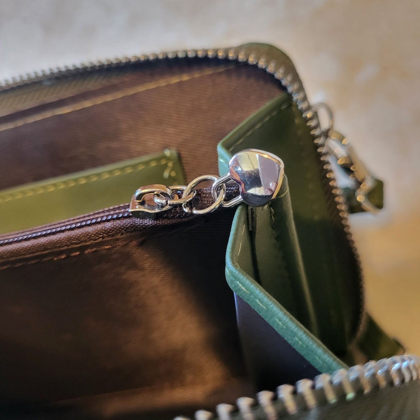 Taschen für Damen: CROSSBODY BAG mit Portmonnaie – Neu (gemäss Beschreibung) aus Tägertschi von TheChange 5
