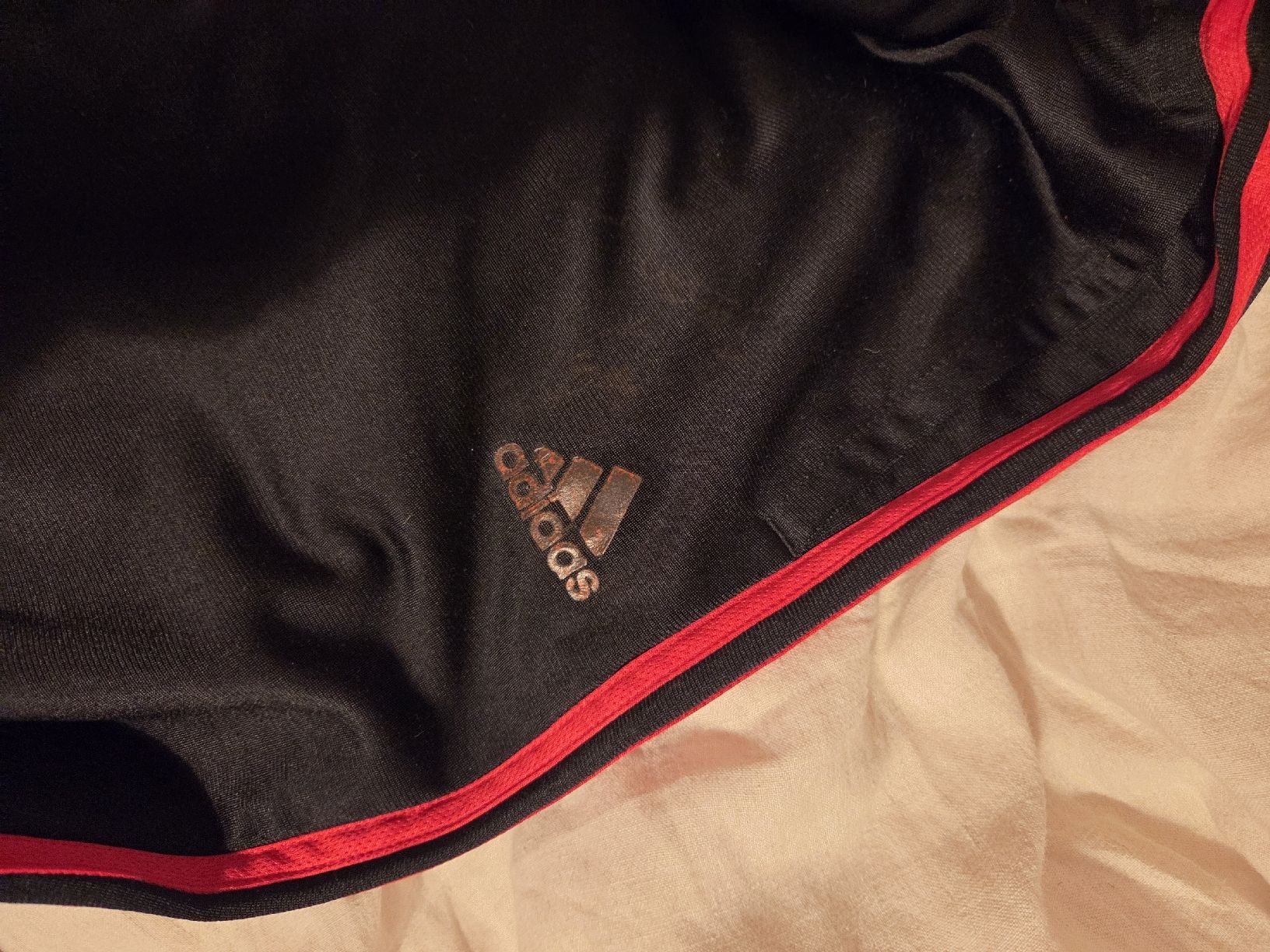 Adidas Hosen: Adidas Trackpants – Gebraucht aus Bern von leloskiosk 2