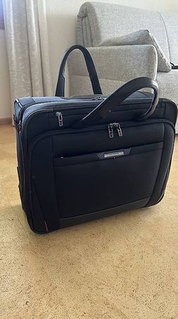 Neuwertiger Samsonite PRO-DLX 5 Rolling Tote 17.3 Koffer