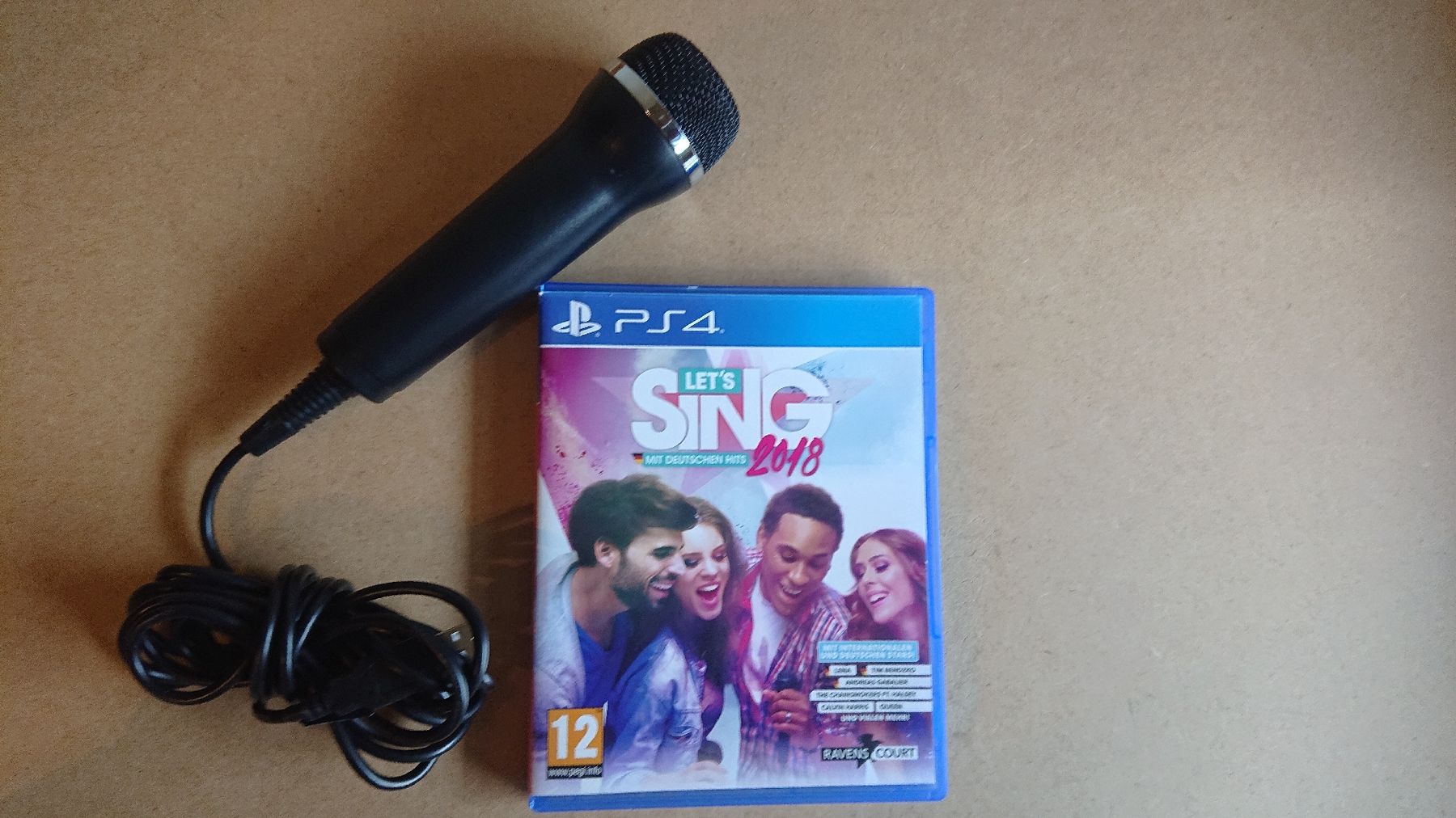 Spiele: Let's Sing 2018 PS4 & Mikrofon  – Gebraucht aus Chur von FreakofRarity