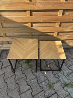 Deux petites tables