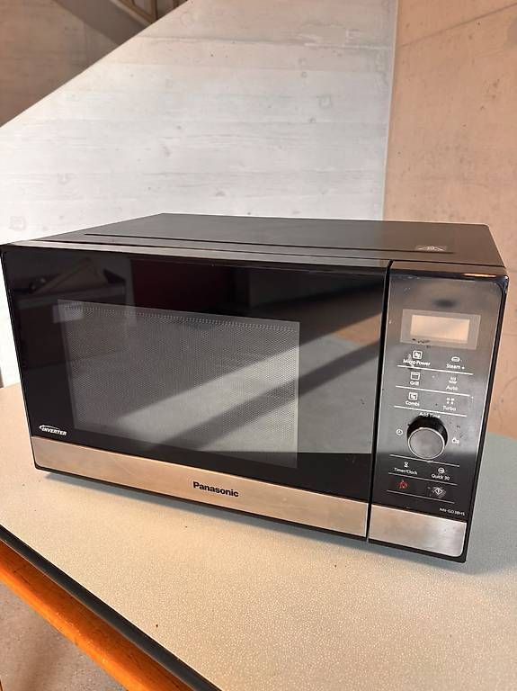 Elettrodomestici da cucina: Mikrowelle Panasonic NN-GD38HS – Usato da Zürich venduto da gerberforever