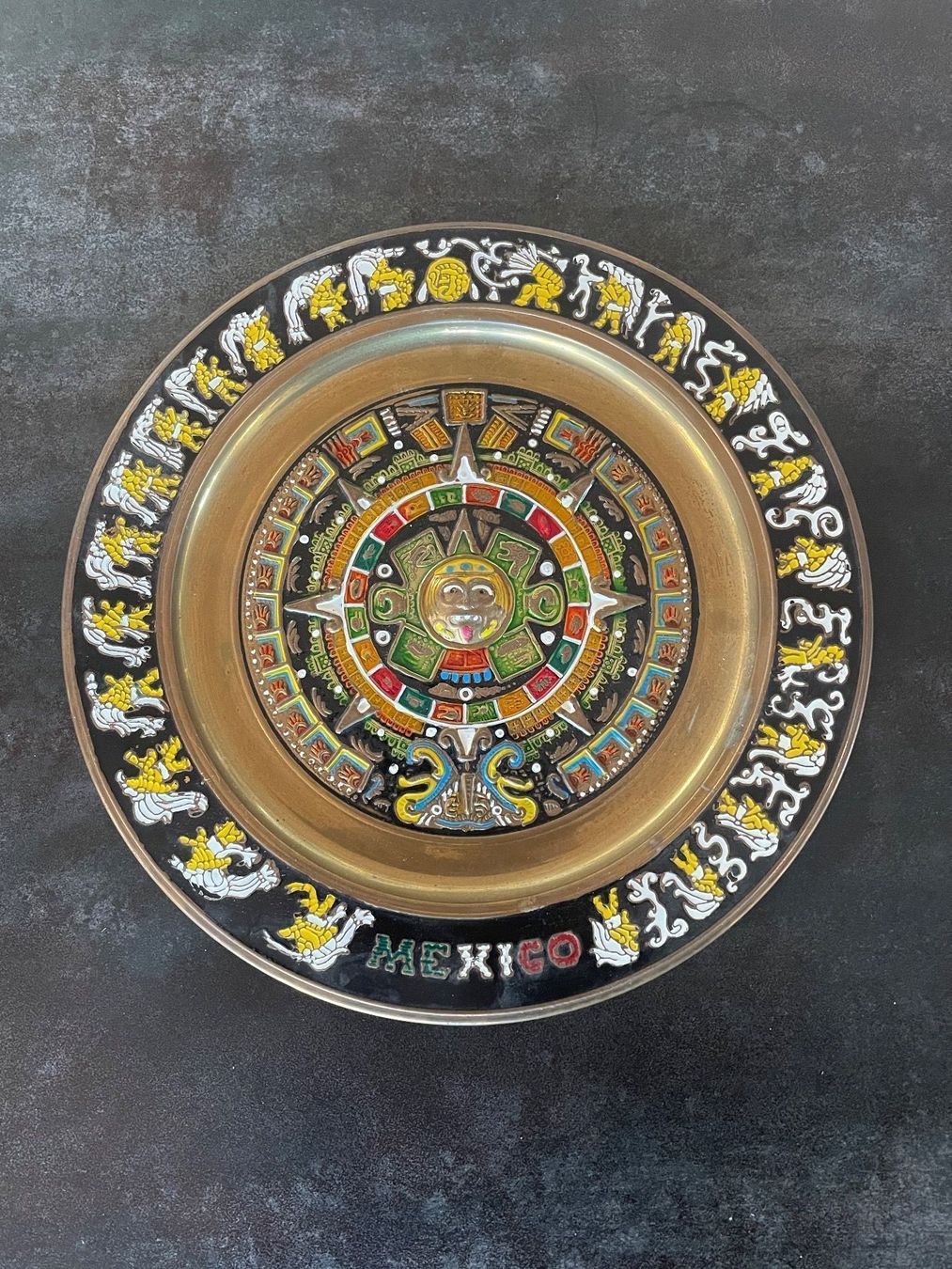 Piatti di portata: Ancien Plat en Laiton Mexico – Usato da Vallamand venduto da Bricbracbroc82 1