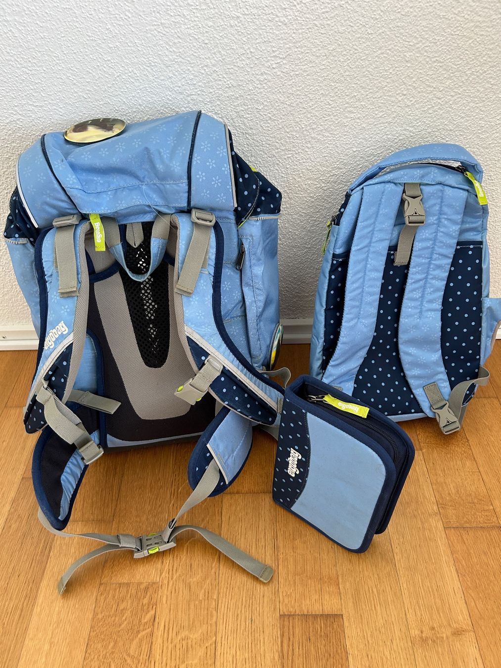 Ergobag Borse & Zaini: Ergobag Schulsack 3-teiliges Set – Usato da Münchenstein venduto da Pasdra 1