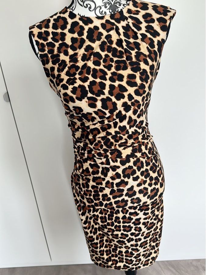 Kleider: Damen Kleid Leo Print Grösse S – Neu (gemäss Beschreibung) aus Dietikon von vithya88