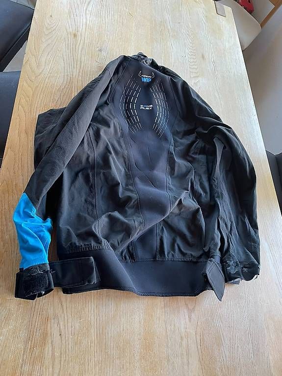 Giacche: Veste Forward WIP noire/bleue taille L – Usato da Genthod venduto da mca_l8ds 1